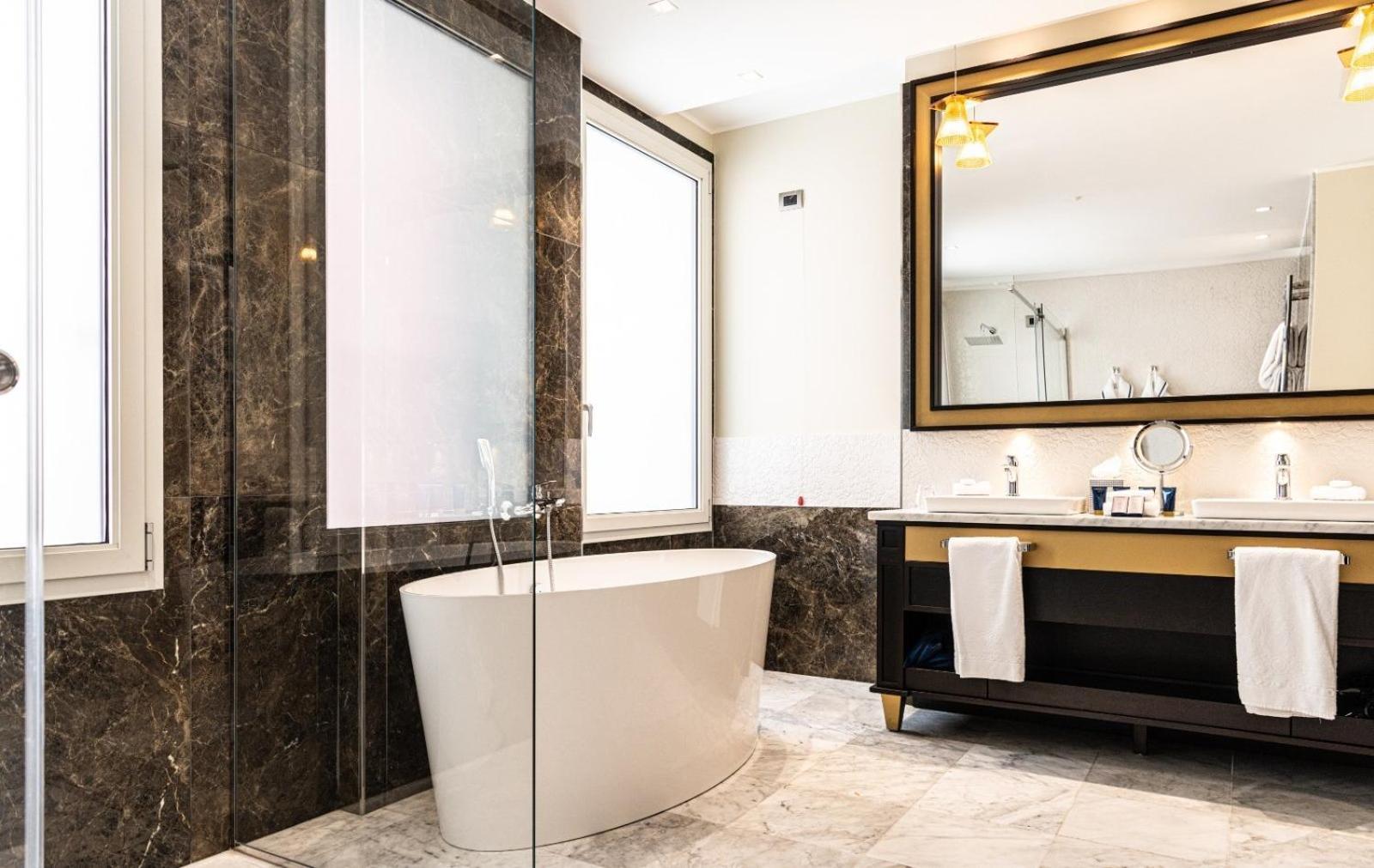 Palazzo Doglio Hotel Каляри Екстериор снимка Bathroom